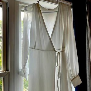 Baltic Born wrap around long sleeve gown with button sleeve size large.